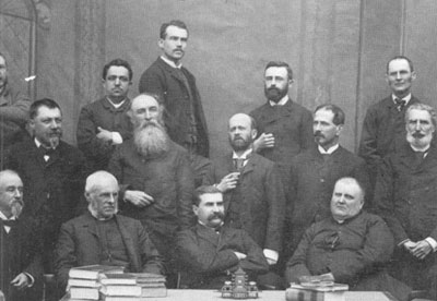 Le curé Labelle en compagnie d'Honoré Mercier et du département de l'Agriculture et de la Colonisation. Le curé Labelle en compagnie d'Honoré Mercier et du département de l'Agriculture et de la Colonisation.
