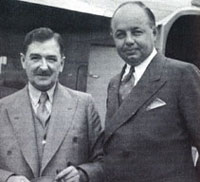 Avec Mitchell Hepburn. Avec Mitchell Hepburn.
