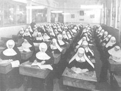 Cours de formation pour religieuses de plusieurs congrégations. Cours de formation pour religieuses de plusieurs congrégations.