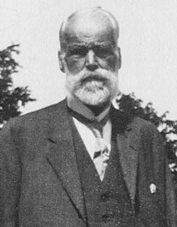 Alphonse Desjardins, quelques semaines avant sa mort Alphonse Desjardins, quelques semaines avant sa mort