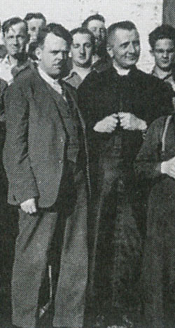 Joseph Laliberté et le curé Couture Joseph Laliberté et le curé Couture